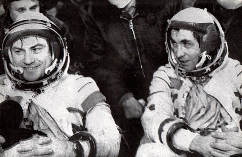Illustration for article titled Rare Photos Of The Soviet Space Program From Gagarin To Intercosmos